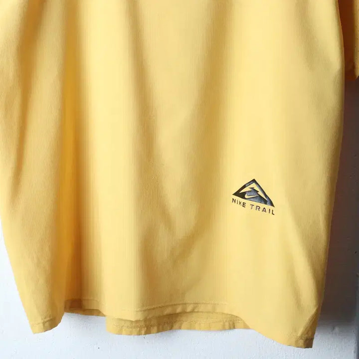 [BUNJANG] Nike Functional Yellow Woven T-shirt / (2XL) 나이키 반팔 티셔츠 빅사이즈 기능성 노랑 우븐-182FF