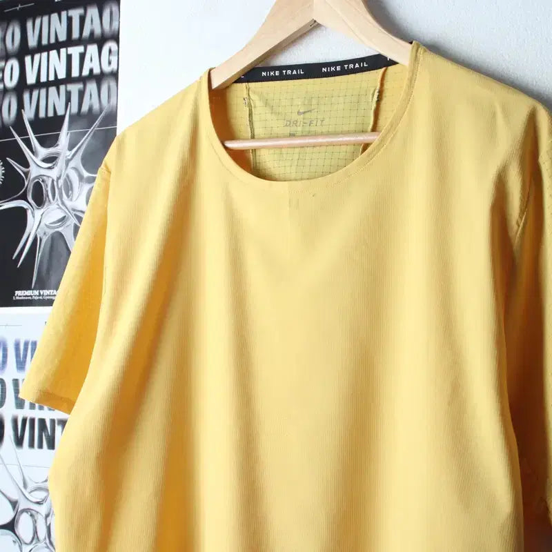 [BUNJANG] Nike Functional Yellow Woven T-shirt / (2XL) 나이키 반팔 티셔츠 빅사이즈 기능성 노랑 우븐-182FF