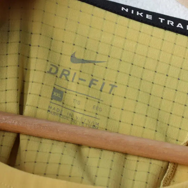 [BUNJANG] Nike Functional Yellow Woven T-shirt / (2XL) 나이키 반팔 티셔츠 빅사이즈 기능성 노랑 우븐-182FF