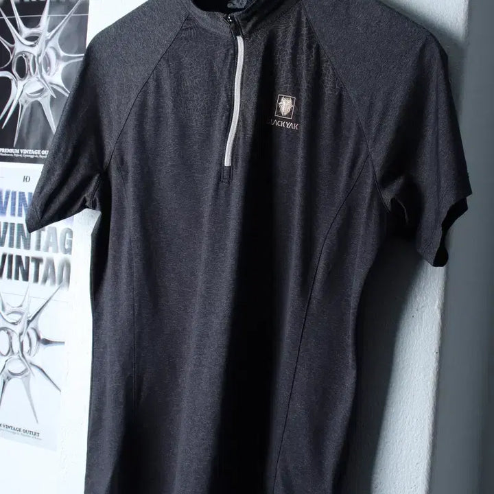 [SOLD OUT] (L) 블랙야크 반팔 카라 티셔츠 기능성 반집업 그레이-18301