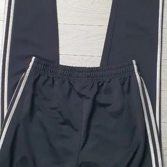 [BUNJANG] Adidas Training Pants (Overseas) - L Size / adidas 트레이닝바지(해외판) L사이즈 30~32"가능함! S급!