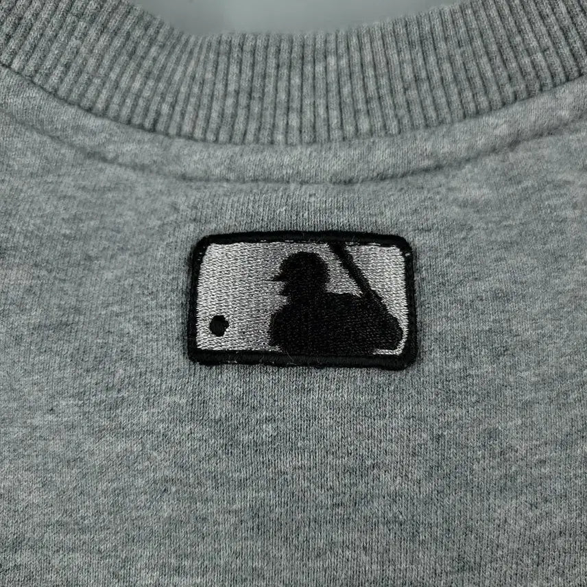 [BUNJANG] MLB Pittsburgh Pirates Big Logo Sweatshirt / MLB 엠엘비 그레이 블랙 골드 배색 피츠버그 파이리츠 빅로고 맨투맨 티