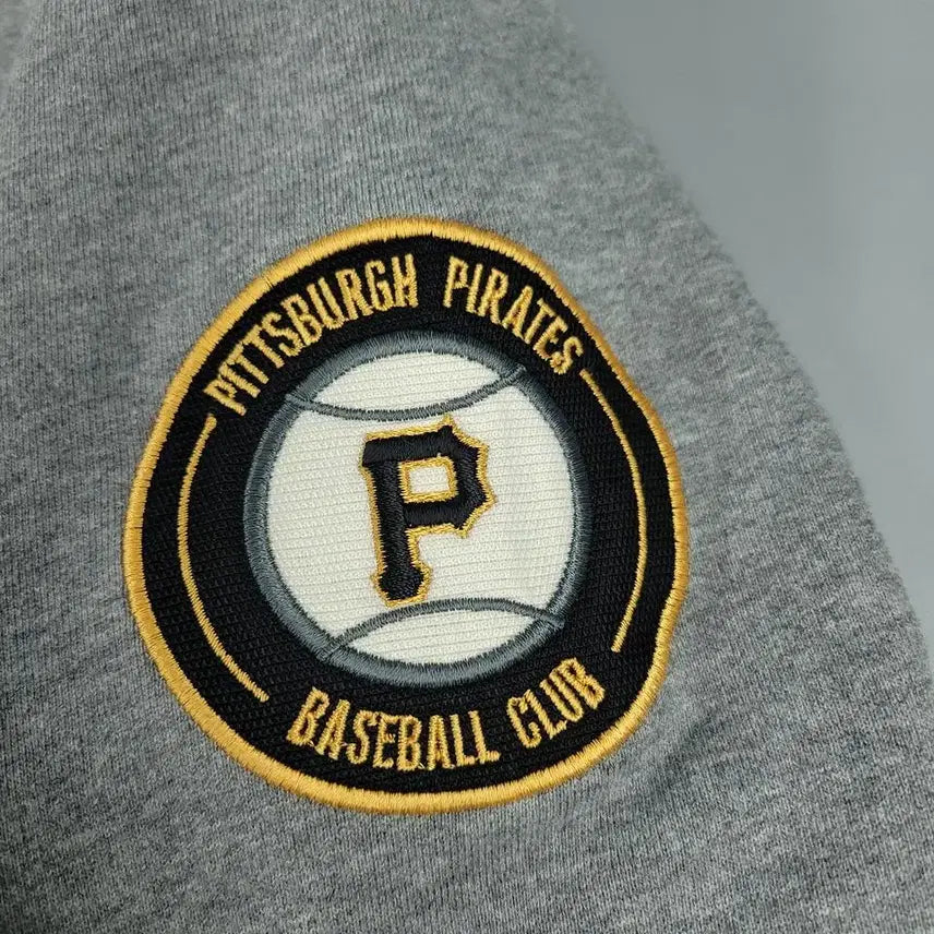 [BUNJANG] MLB Pittsburgh Pirates Big Logo Sweatshirt / MLB 엠엘비 그레이 블랙 골드 배색 피츠버그 파이리츠 빅로고 맨투맨 티