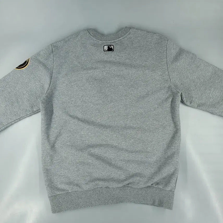 [BUNJANG] MLB Pittsburgh Pirates Big Logo Sweatshirt / MLB 엠엘비 그레이 블랙 골드 배색 피츠버그 파이리츠 빅로고 맨투맨 티
