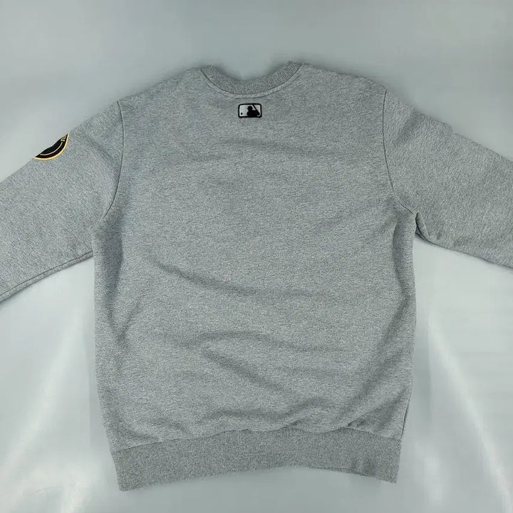 [BUNJANG] MLB Pittsburgh Pirates Big Logo Sweatshirt / MLB 엠엘비 그레이 블랙 골드 배색 피츠버그 파이리츠 빅로고 맨투맨 티