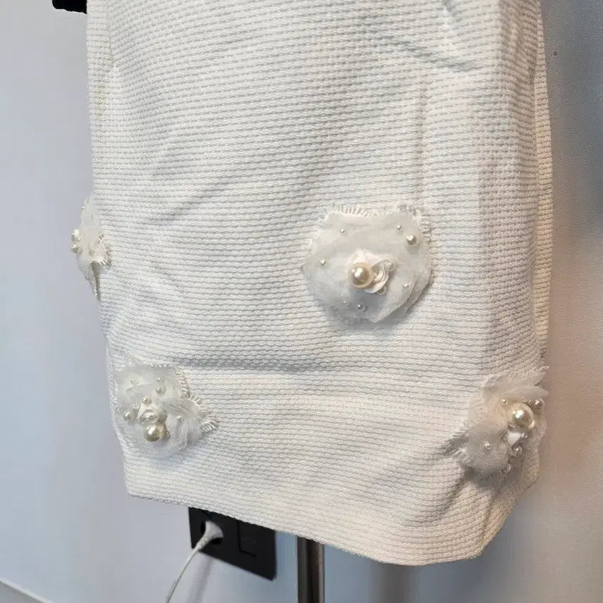 [BUNJANG] Floral Pearl Embellished Mini Dress / (S)꽃 진주 장식 미니 원피스