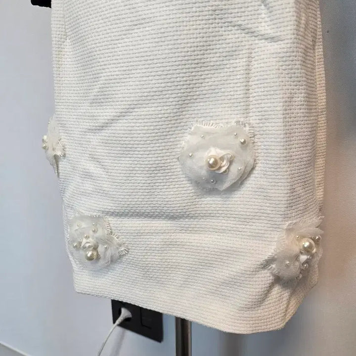 [BUNJANG] Floral Pearl Embellished Mini Dress / (S)꽃 진주 장식 미니 원피스