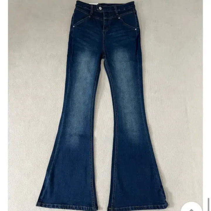 [BUNJANG] Abley Philmelange Bootcut Denim Pants / 에이블리 필멜란지 골반패드 내장 워싱 부츠컷 데님 팬츠