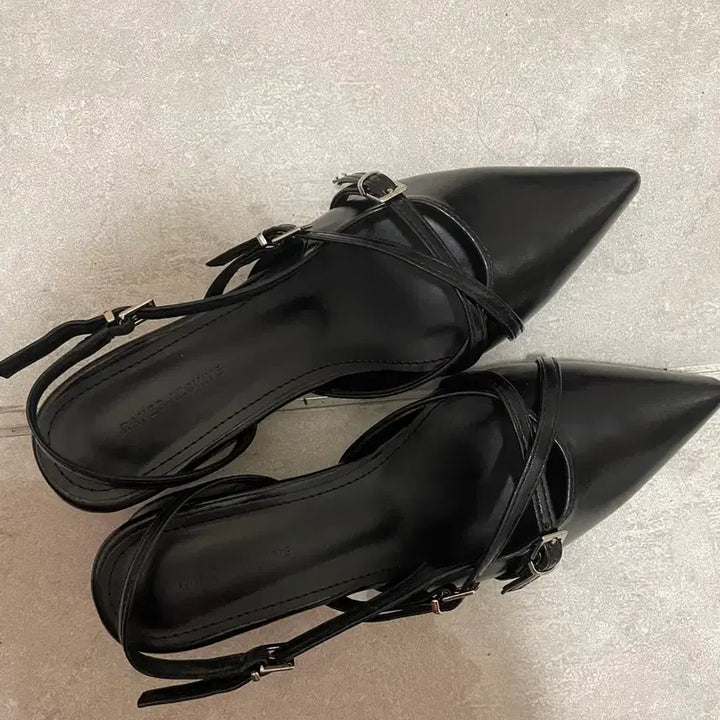 [BUNJANG] Stiletto Slingback 230 Shoes / 어제 배송받은 스틸레토 슬링백 새 거ㅠㅠㅠㅠㅠ 230