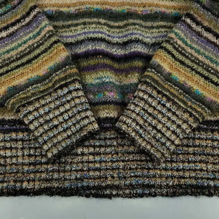[BUNJANG] CANZONE Green Tone Multi-color Striped Ethnic Pattern Half Blouse / CANZONE 그린톤 멀티컬러 스트라이프패턴 에스닉패턴 히피 모리 하프버