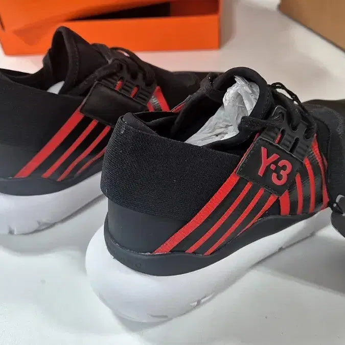 [BUNJANG] Y-3 Sneakers Black/Red / Y-3 운동화 블랙/레드 스니커즈