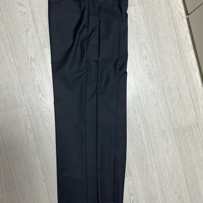 [BUNJANG] Bally Belted Deep Pleated Slacks - Charcoal / [32] 25SS 벨리에 벨티드 딥 플리츠 슬랙스 - 차콜