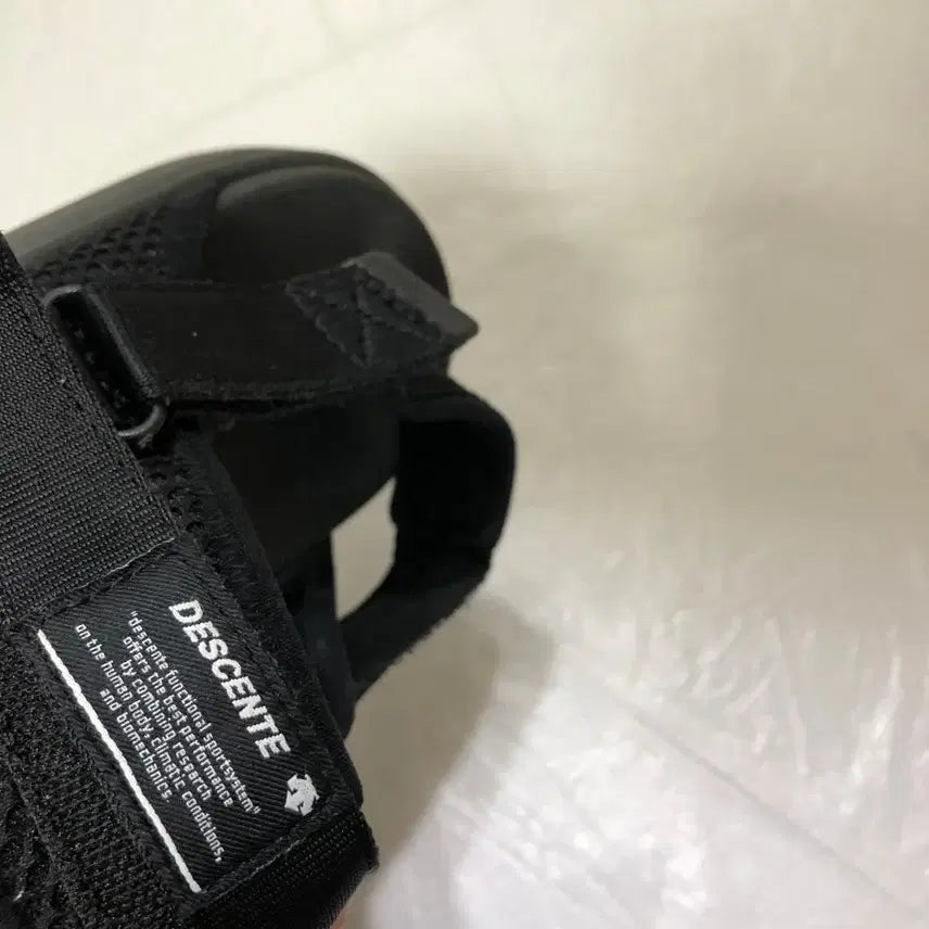 [SOLD OUT] 데상트 샌들 280MM@9929