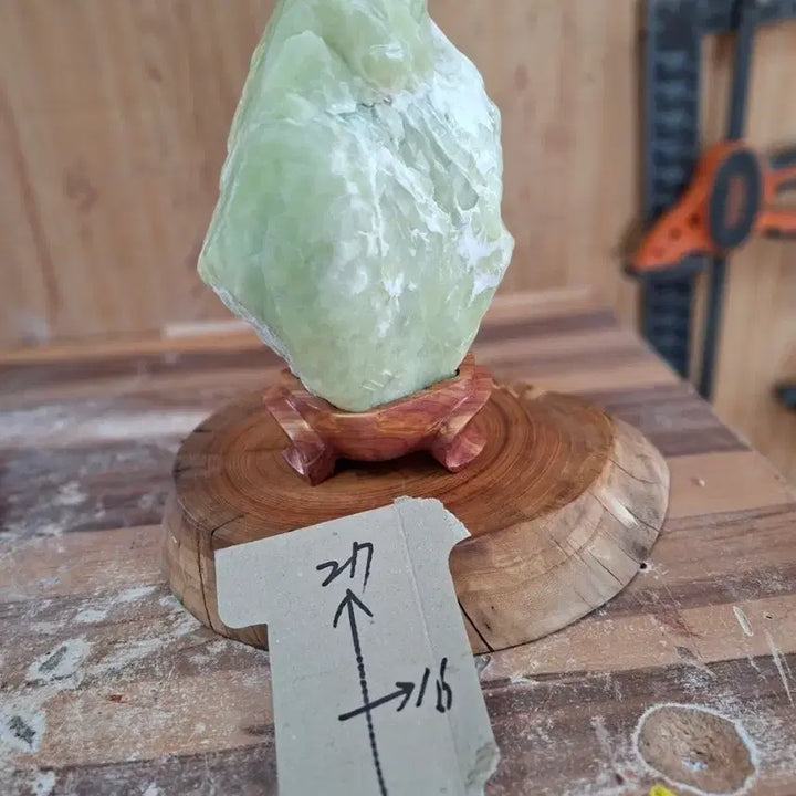 [SOLD OUT] 연두색 옥 원석 장식품