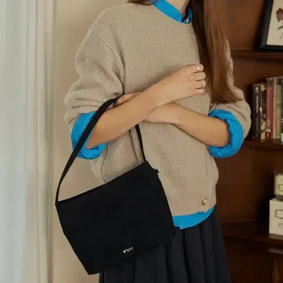 [BUNJANG] Ottie Suede Shoulder Bag - Black / 오찌 스웨이드 숄더백 블랙