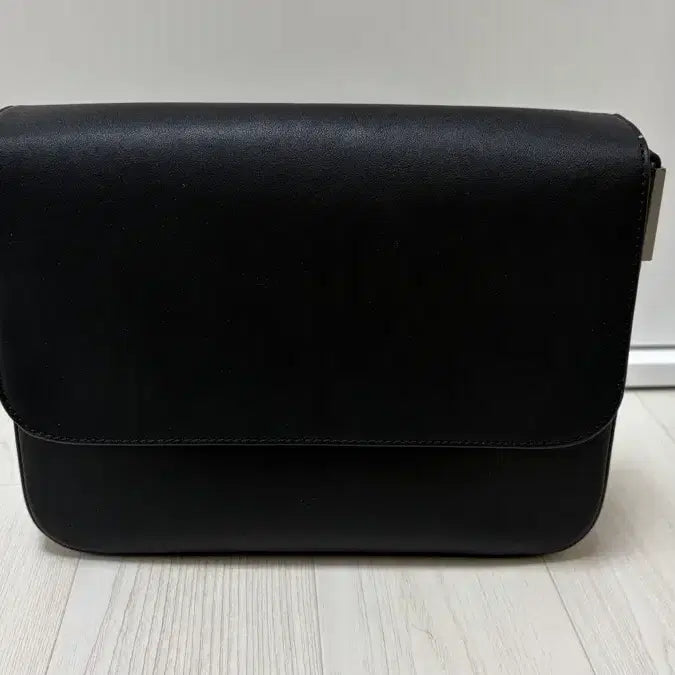 [SOLD OUT] 무신사 이모티오 미니멀 크로스백