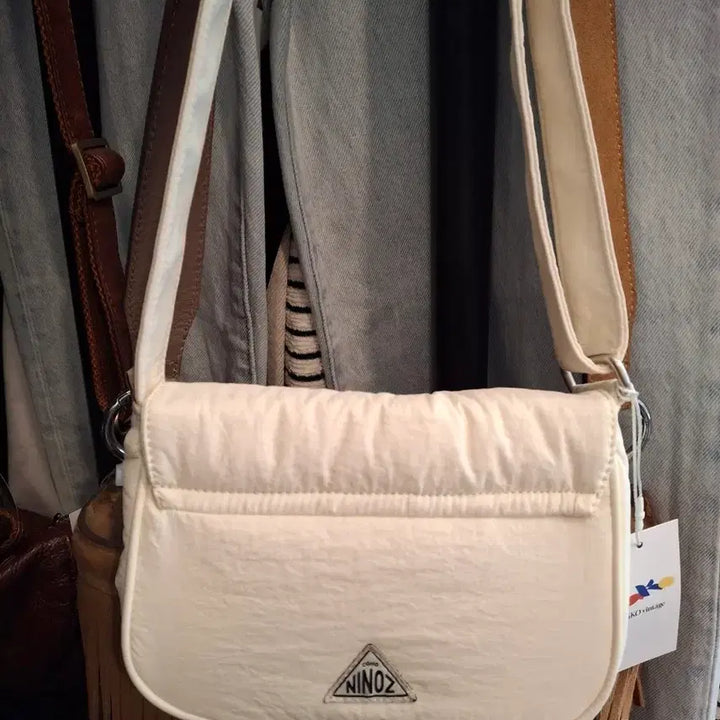 [BUNJANG] COMONINOZ Mini Crossbody Bag - Ivory / (마지막특가) 꼬모니노즈 COMONINOZ 미니 크로스백 아이보리