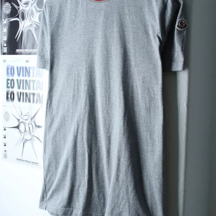 [BUNJANG] W(M) Moncler Small Logo Gray T-Shirt / W(M) 몽클레어 반팔 티셔츠 스몰로고 그레이 한정 K인증택-1830C
