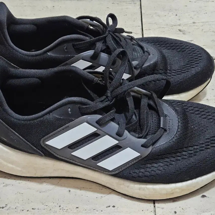 [BUNJANG] Adidas Running Shoes 270 / 아디다스 러닝화 270