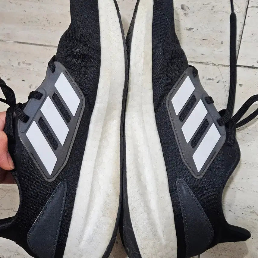 [BUNJANG] Adidas Running Shoes 270 / 아디다스 러닝화 270