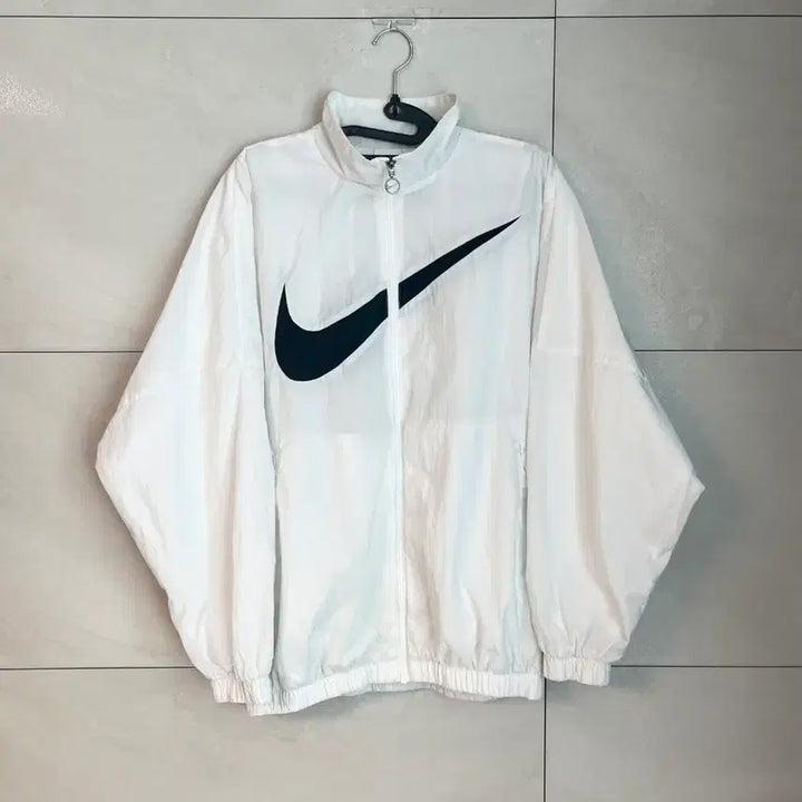 [SOLD OUT] 나이키 빅스우시 바람막이 화이트 [M]