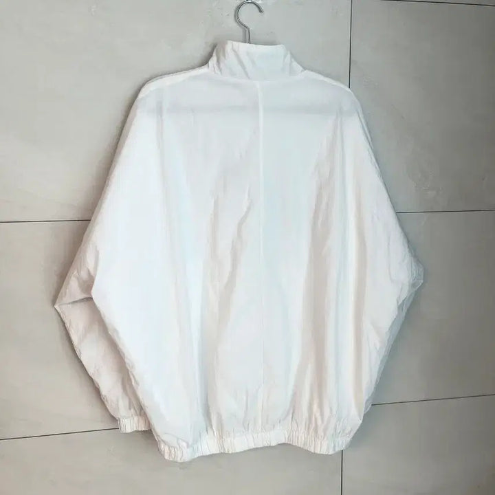 [SOLD OUT] 나이키 빅스우시 바람막이 화이트 [M]