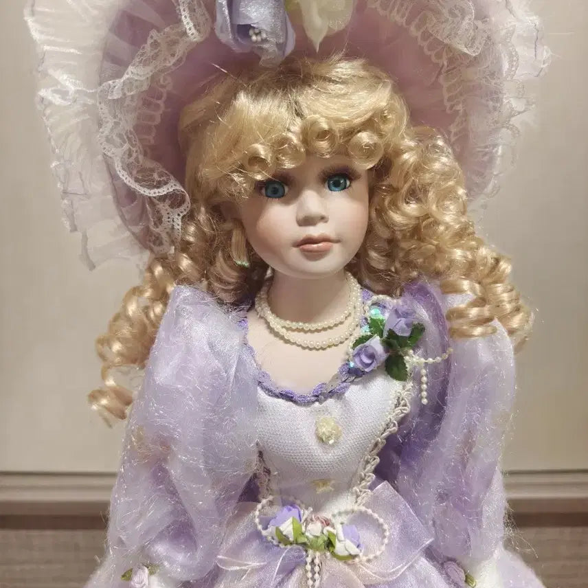 [BUNJANG] 70cm Porcelain Doll with Umbrella Base Antique Doll / 70cm 포셀린 인형 비스크인형 앤틱인형
