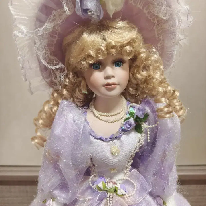 [BUNJANG] 70cm Porcelain Doll with Umbrella Base Antique Doll / 70cm 포셀린 인형 비스크인형 앤틱인형
