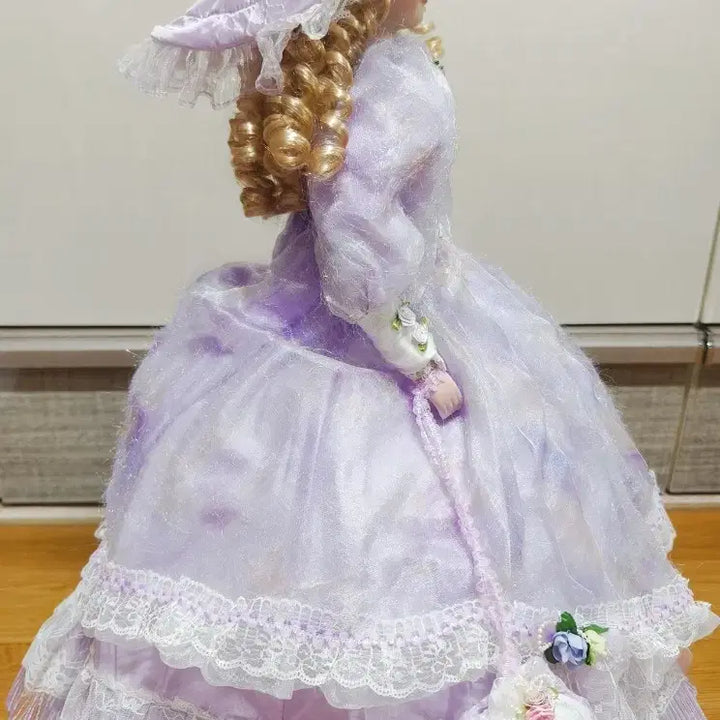[BUNJANG] 70cm Porcelain Doll with Umbrella Base Antique Doll / 70cm 포셀린 인형 비스크인형 앤틱인형