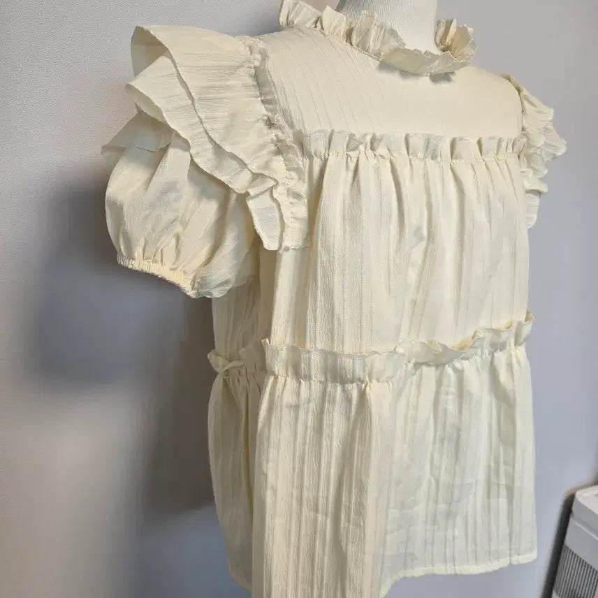 [BUNJANG] Ivory Frill Blouse / (free)프릴 블라우스
