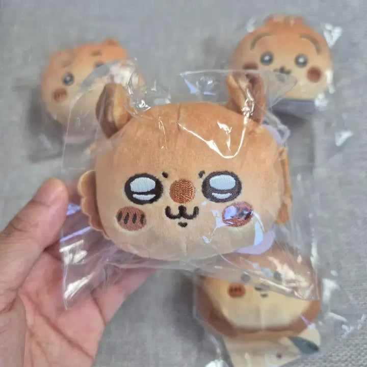 [BUNJANG] Chiikawa Bakery Bread Mascot Stress Ball (Usagi) / 치이카와베이커리 빵 마스코트 주물럭 스트레스볼 우사기 쿠리만쥬