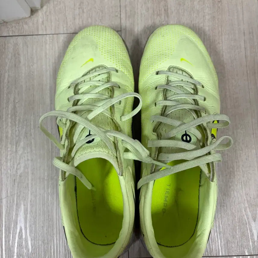 [SOLD OUT] 나이키 티엠포 레전드9 프로 tf 265 형광 풋살화 판매