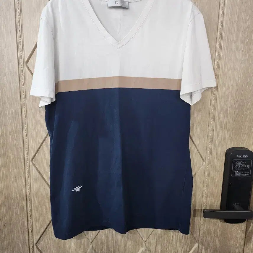 [BUNJANG] Dior V-Neck T-shirt White/Navy / 디올 V넥 반팔 티셔츠 화이트/네이비