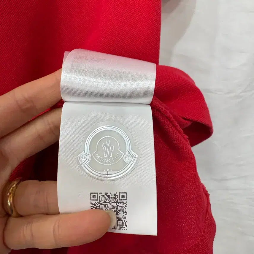 [BUNJANG] Moncler Red Short Sleeve Polo Shirt / 몽클레어 레드 색상 반팔 카라티L/95~100(정품)