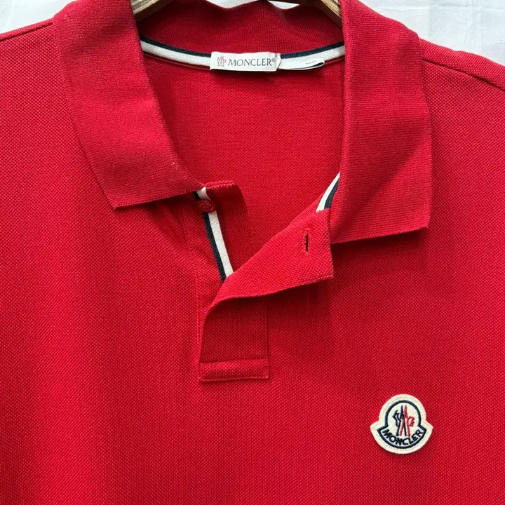 [BUNJANG] Moncler Red Short Sleeve Polo Shirt / 몽클레어 레드 색상 반팔 카라티L/95~100(정품)