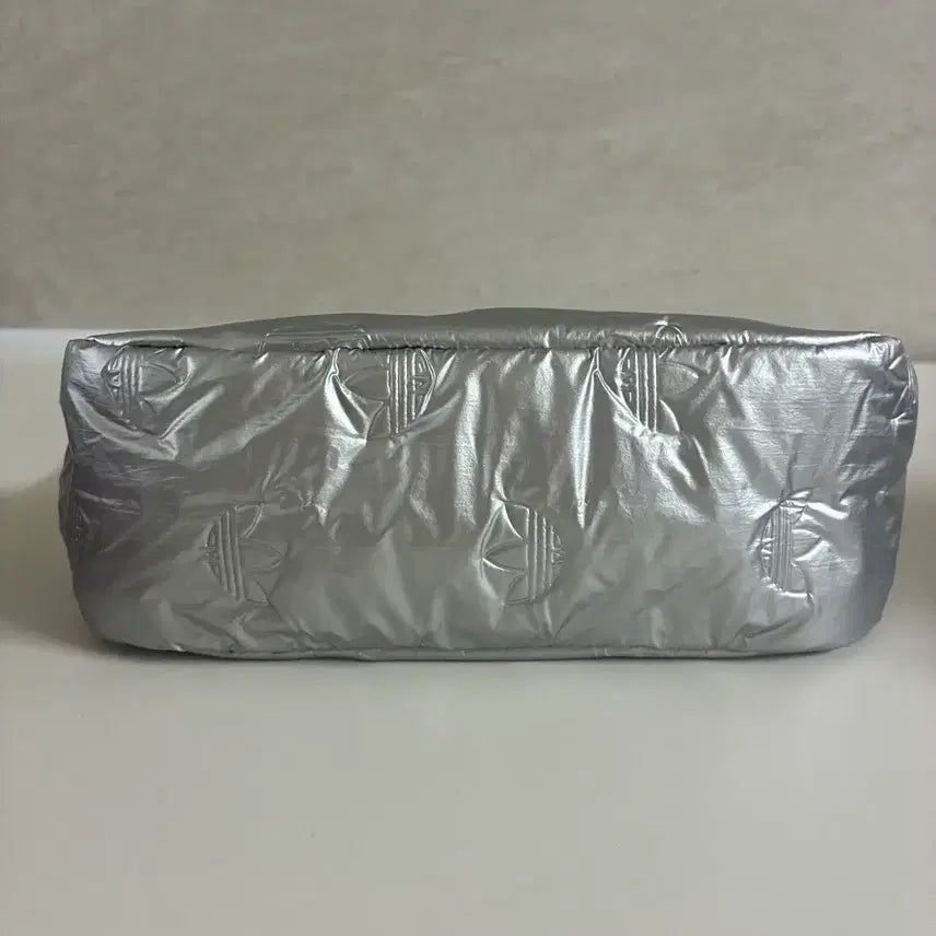 [BUNJANG] Adidas Silver Mini Shoulder Bag / 아디다스 실버 미니백 숄더백