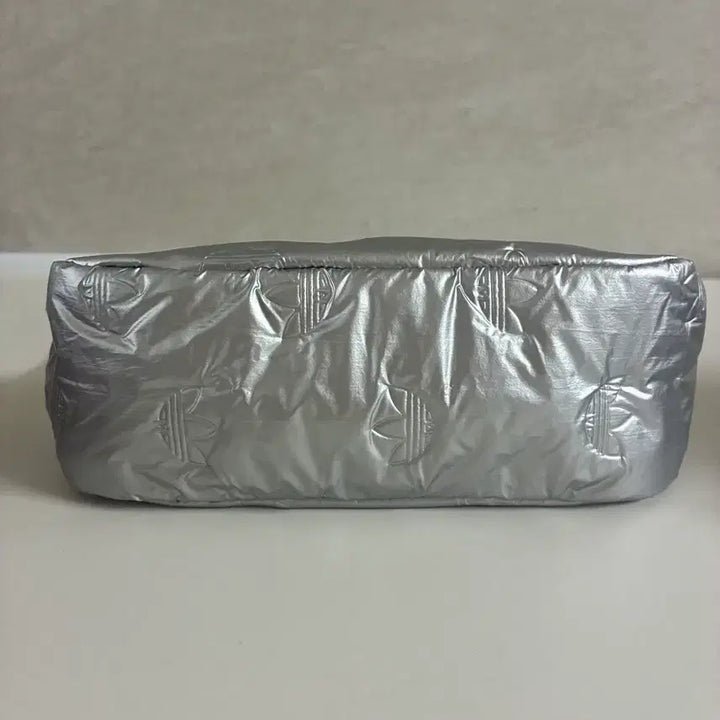 [BUNJANG] Adidas Silver Mini Shoulder Bag / 아디다스 실버 미니백 숄더백