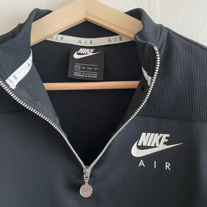 [SOLD OUT] 나이키 NSW 에어 RIB 롱슬리브 크롭 탑 블랙