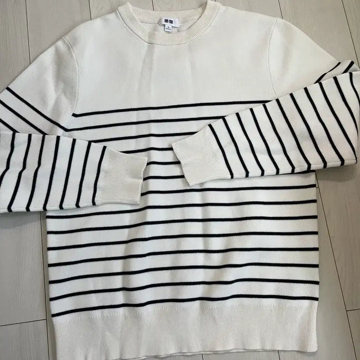 [SOLD OUT] 유니클로 단가라 스프라이프 니트