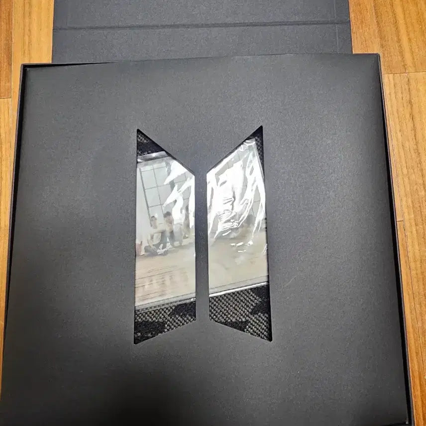 [BUNJANG] BTS Merch Box 1 / 방탄소년단 BTS 머치박스1 양도( 풀구성 아님)