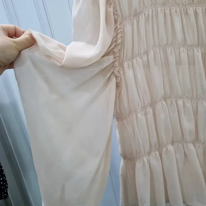 [BUNJANG] On&amp;On Shirred Blouse Beige / 온앤온 셔링 블라우스 베이지