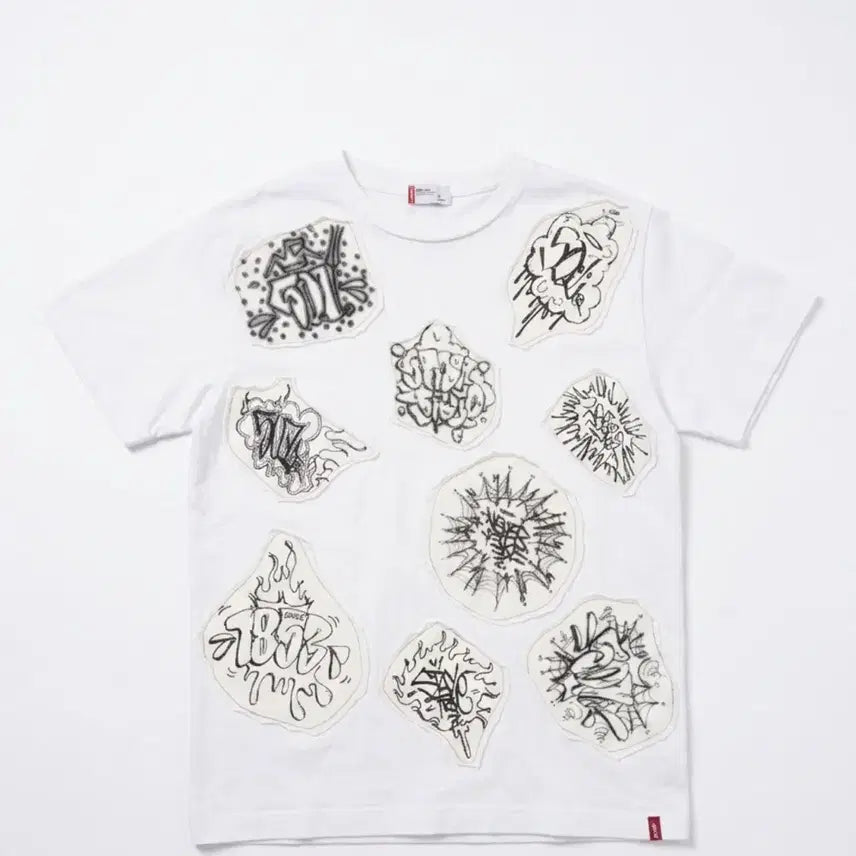 [SOLD OUT] 리바이스 레드 탭 한정판 그래피티 반팔