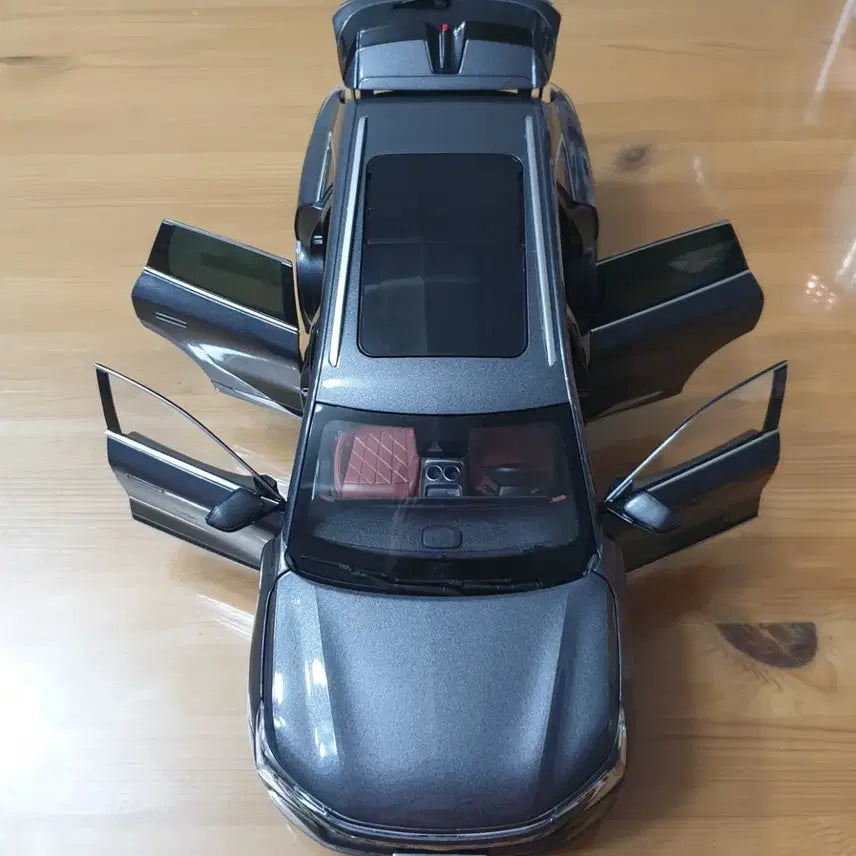 [SOLD OUT] SUV차량 다이캐스트 메탈1:18