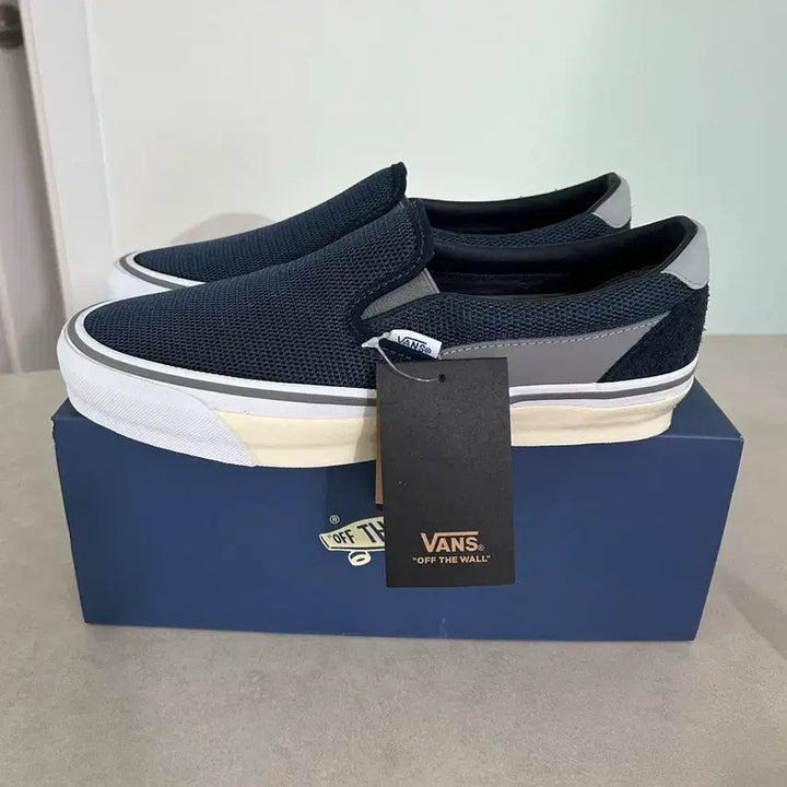 [BUNJANG] Vans x Tokyo Design Collective Slip-On Sneakers / 반스 x 도쿄 디자인 콜렉티브 슬립온 265