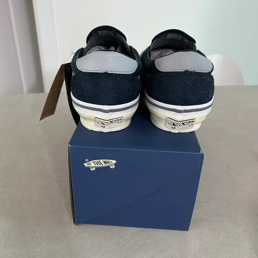 [BUNJANG] Vans x Tokyo Design Collective Slip-On Sneakers / 반스 x 도쿄 디자인 콜렉티브 슬립온 265