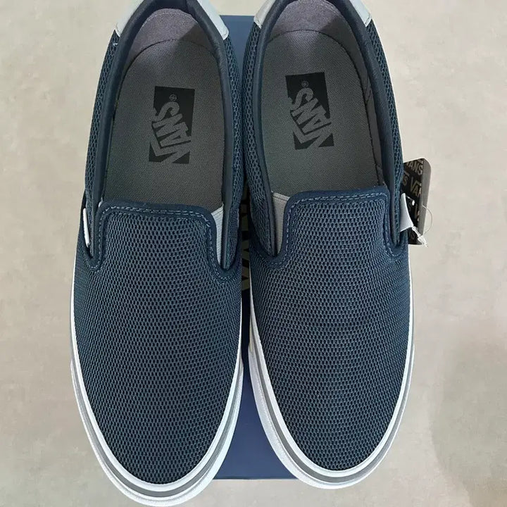 [BUNJANG] Vans x Tokyo Design Collective Slip-On Sneakers / 반스 x 도쿄 디자인 콜렉티브 슬립온 265