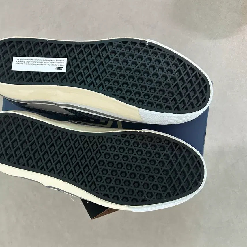 [BUNJANG] Vans x Tokyo Design Collective Slip-On Sneakers / 반스 x 도쿄 디자인 콜렉티브 슬립온 265