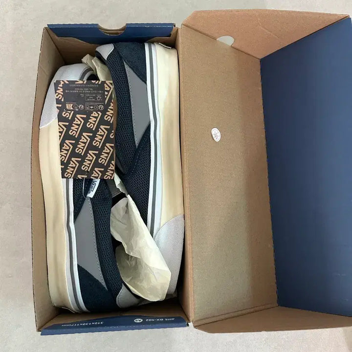 [BUNJANG] Vans x Tokyo Design Collective Slip-On Sneakers / 반스 x 도쿄 디자인 콜렉티브 슬립온 265
