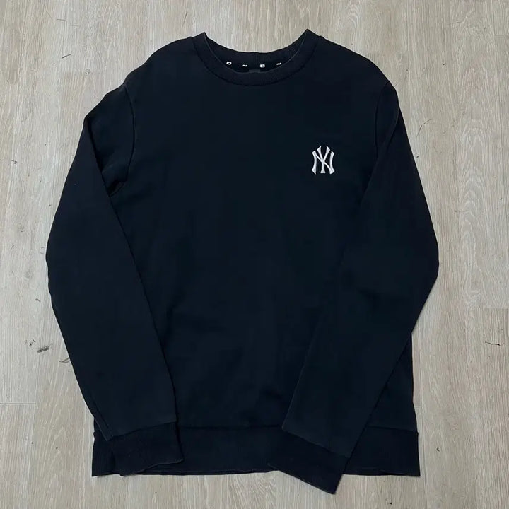 [BUNJANG] MLB New York Yankees Big Logo Sweatshirt [Black] L / MLB 엠엘비 뉴욕양키스 빅로고 맨투맨 티셔츠 [블랙] L/100