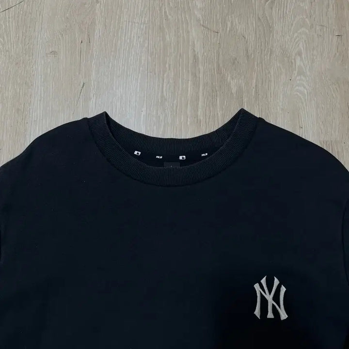 [BUNJANG] MLB New York Yankees Big Logo Sweatshirt [Black] L / MLB 엠엘비 뉴욕양키스 빅로고 맨투맨 티셔츠 [블랙] L/100
